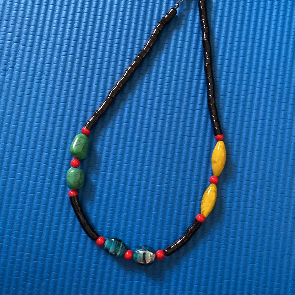 Colorful and black Beaded triple Necklace - Picture 13 of 17